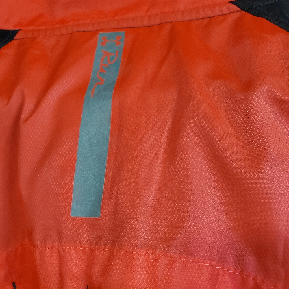 Under Armour NWOT Black and Pink Women's Windbreaker Run🏃🏼‍♀️ Jacket - Picture 5 of 7